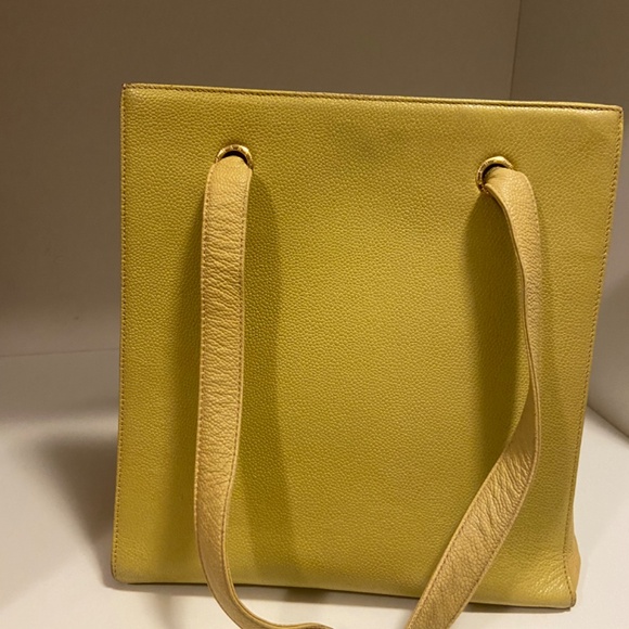 Chanel handbag - Picture 3 of 8